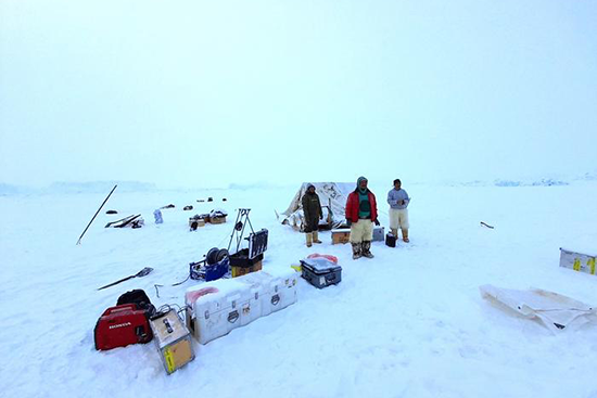 Low-Res_The team from Qaanaaq_2.png