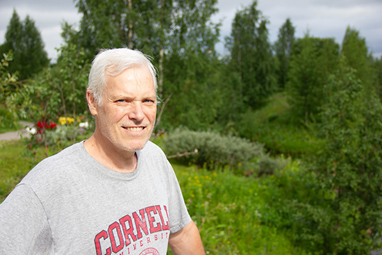 John Moore in th garden surrounding the Arktikum house.